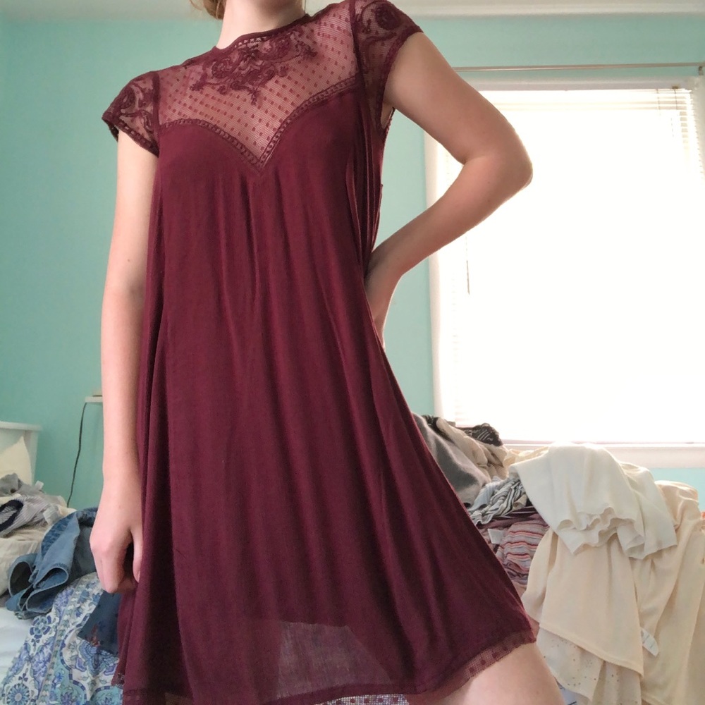 Gorgeous burgundy shift dress! Perfect for winter!